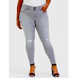 Torrid Feel the Fit Super Soft Premium Jegging | GRAY DISTRESSED | NWT SZ 16S